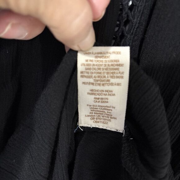 FREE PEOPLE Black Just the Two of Us Crochet Lace Inset High Low Tunic Top XS - Picture 15 of 15